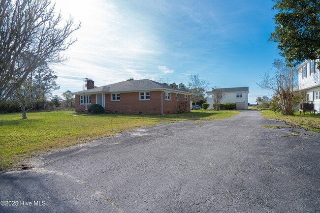 107 Cribbs Ln in Newport, NC - Building Photo - Building Photo