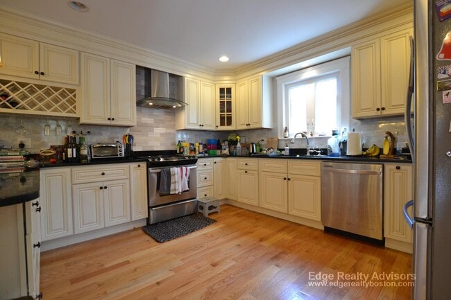 6 Cummings Rd, Unit 1