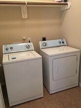 10006 Kendahlwood Ln in Tomball, TX - Building Photo - Building Photo