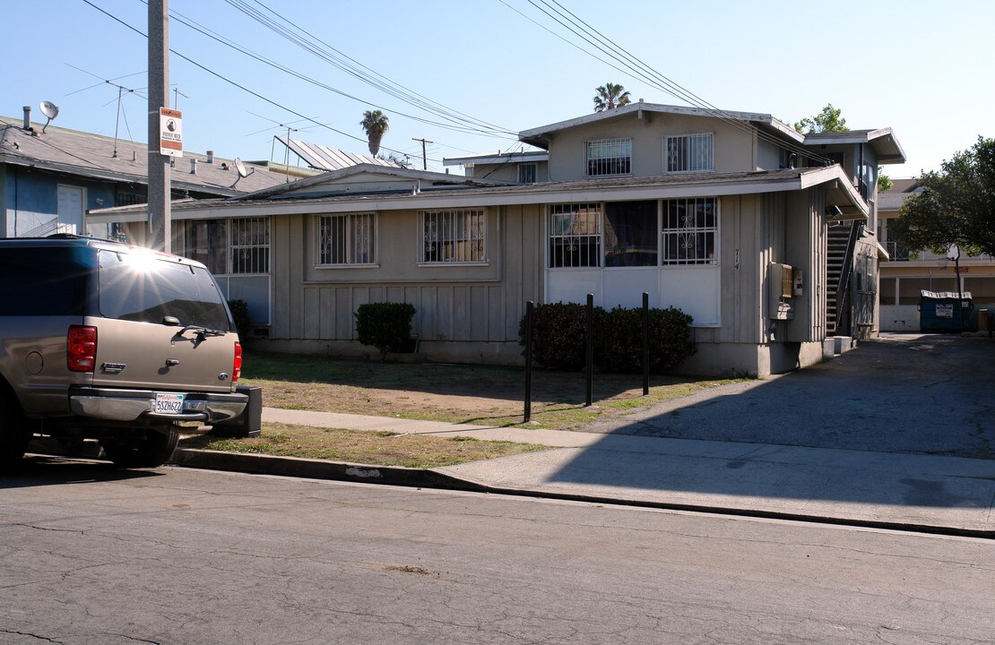 714 N Market St in Inglewood, CA - Foto de edificio