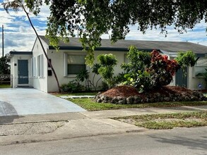 822 N 20th Ave in Hollywood, FL - Building Photo - Building Photo