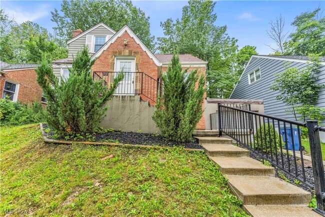 3528 Meadowbrook Blvd