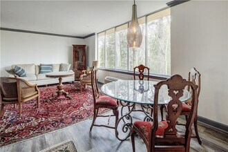 2637 Peachtree Rd NE in Atlanta, GA - Foto de edificio - Building Photo