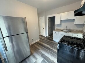 1303 W Greenfield Ave, Unit 1B in Milwaukee, WI - Foto de edificio - Building Photo