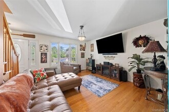 108 S Hillside Ave in Nesconset, NY - Building Photo - Building Photo