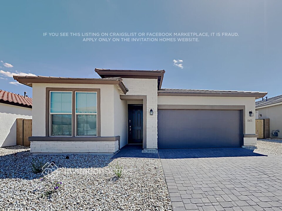 15675 W Jackson St in Goodyear, AZ - Foto de edificio