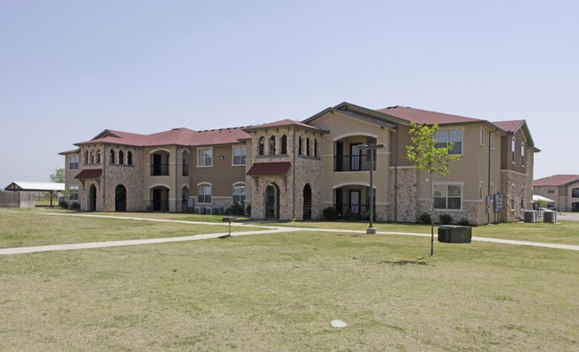 Cimarron Springs Apartments in Cleburne, TX - Building Photo - Building Photo