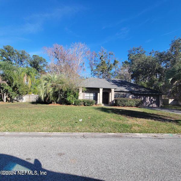 11429 Drakewood Ct in Jacksonville, FL - Foto de edificio