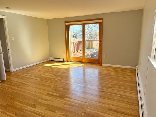 45 Milton St in Fairfield, CT - Building Photo - Building Photo