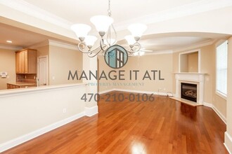 2558 Gadsen Walk NW in Duluth, GA - Foto de edificio - Building Photo