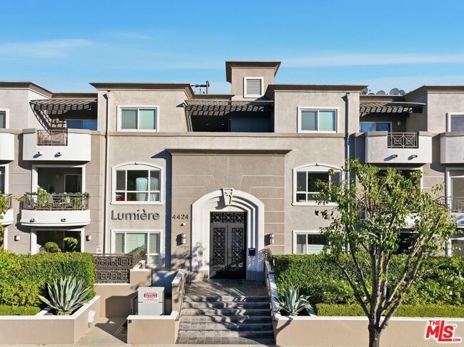 property at 4424 Whitsett Ave