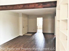 6105 N Brookline Ave in Oklahoma City, OK - Building Photo - Building Photo