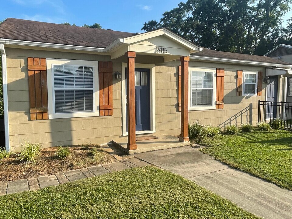 2415 Old North Hills St in Meridian, MS - Building Photo