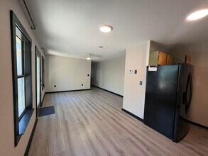 613 E Williams Ave, Unit A in Crestview, FL - Foto de edificio - Building Photo