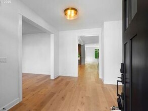 9010 SW Inez St in Tigard, OR - Building Photo - Building Photo