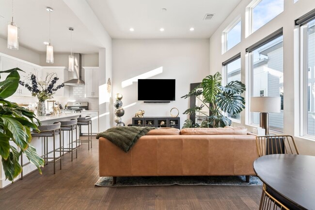 property at 2210 Lou Ellen Ln