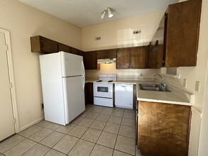 612 Hampton St in Hinesville, GA - Foto de edificio - Building Photo