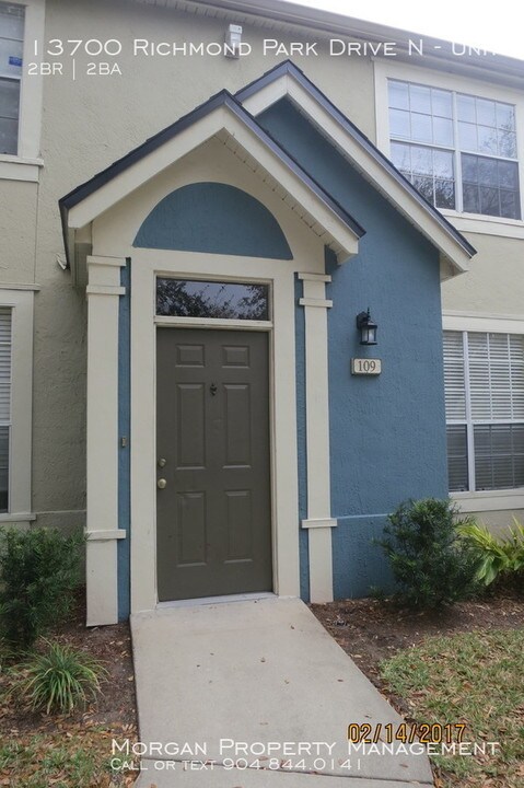 13700 Richmond Park Dr N-Unit -Unit #109 in Jacksonville, FL - Building Photo
