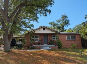 2705 W 18th St in Panama City, FL - Building Photo