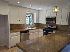 27840 Camp Plenty Rd in Santa Clarita, CA - Building Photo - Building Photo