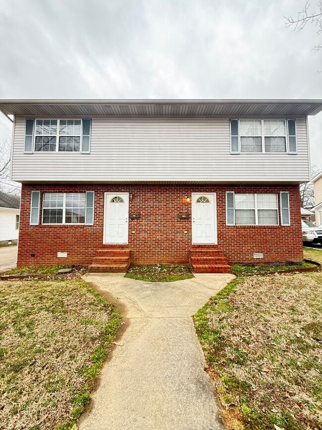 214 Olive St in Martin, TN - Building Photo - Building Photo