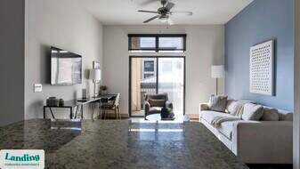 2626 Fountain View Dr in Houston, TX - Building Photo