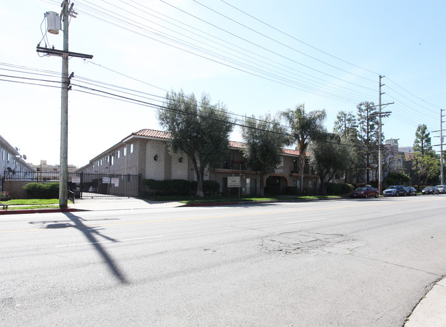 Granada Apartments in Sherman Oaks, CA - Building Photo - Building Photo