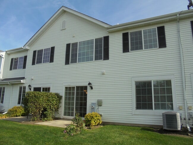 32454 Rushmore Ave in Lakemoor, IL - Building Photo - Building Photo