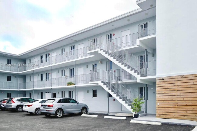 540 NW 7th St in Miami, FL - Building Photo - Building Photo