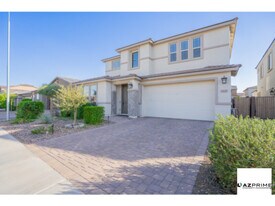 12125 W Luxton Ln in Avondale, AZ - Building Photo