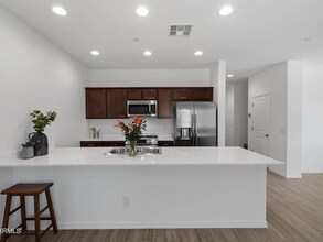 2842 E Tracy Ln in Phoenix, AZ - Building Photo - Building Photo