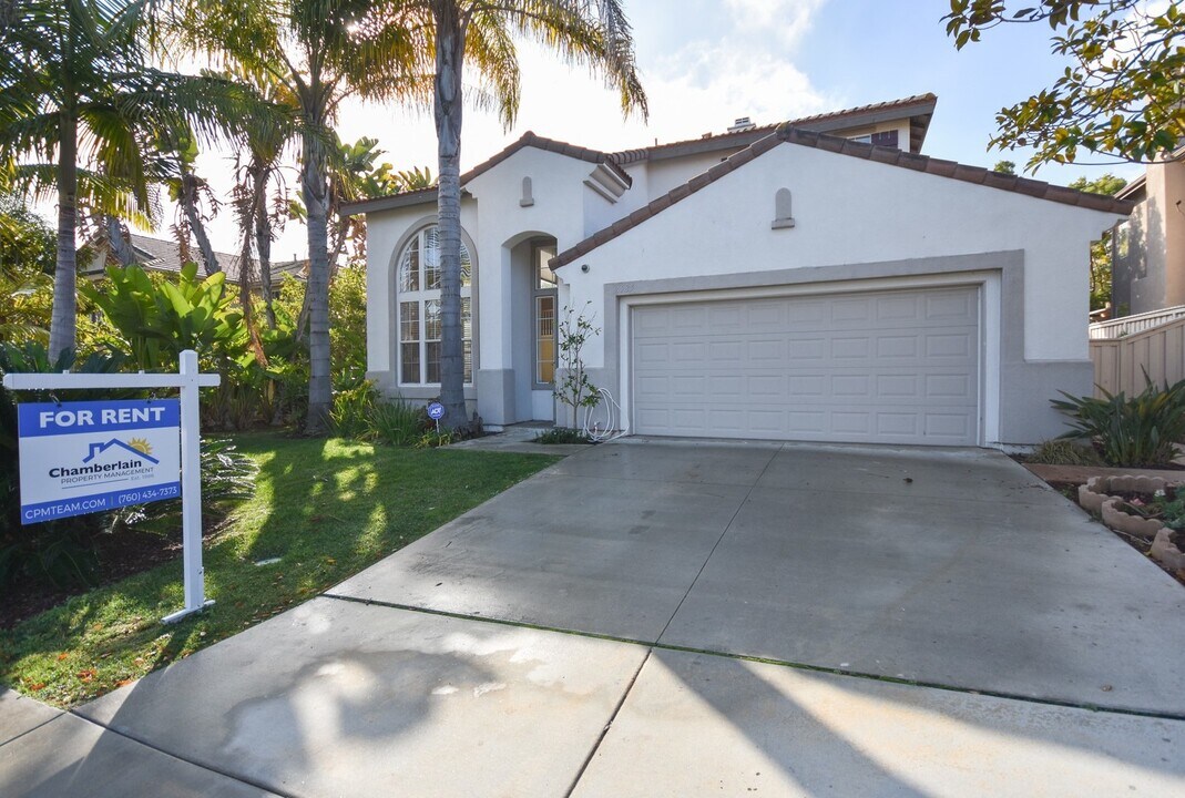 4985 Eucalyptus Ln in Carlsbad, CA - Building Photo