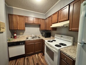 203 E John Sims Pkwy in Niceville, FL - Building Photo - Building Photo