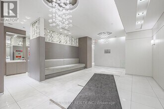 9088-9088 Yonge St in Richmond Hill, ON - Building Photo - Building Photo