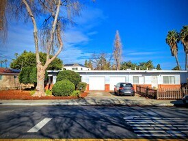 90 Gladys Ave in Mountain View, CA - Building Photo