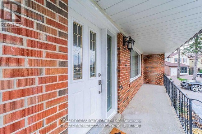 3 Alanadale Ave in Markham, ON - Building Photo - Building Photo