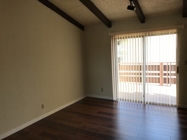 10215 Somerset Blvd in Bellflower, CA - Building Photo - Building Photo