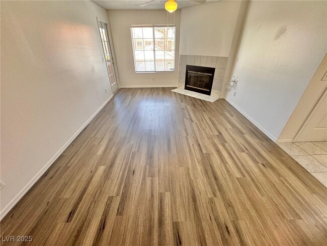 1375 E Hacienda Ave in Las Vegas, NV - Building Photo - Building Photo
