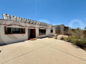 1303 N Walnut Blvd in Tucson, AZ - Building Photo - Building Photo
