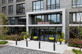 500 Parq in Parsippany, NJ - Foto de edificio - Building Photo