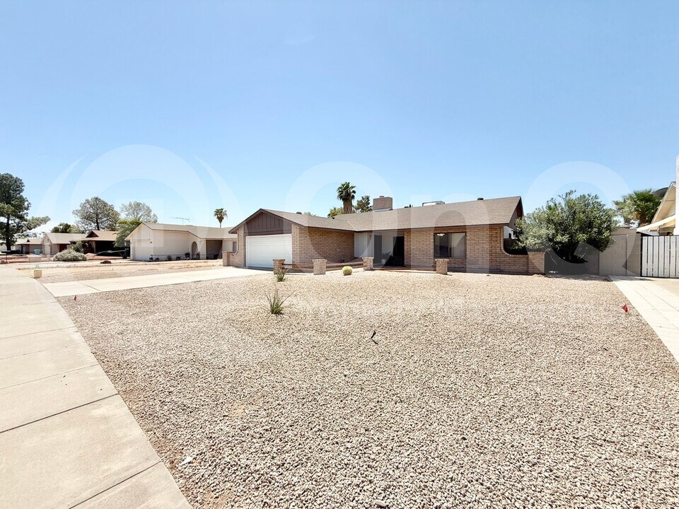 3147 W Phelps Rd in Phoenix, AZ - Building Photo