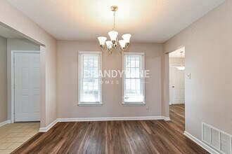 7800 Lowrance Rd in Memphis, TN - Building Photo - Building Photo