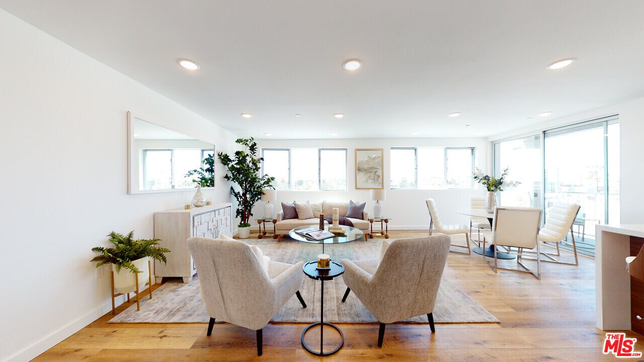 1143 Glenville Dr, Unit 503 in Los Angeles, CA - Building Photo