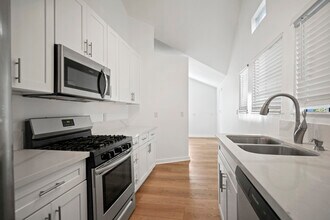 632 Vernon Ave in Los Angeles, CA - Building Photo - Building Photo