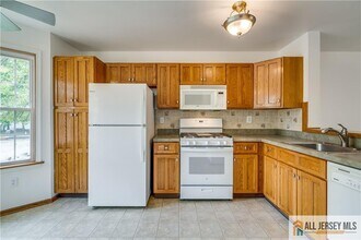 1805 Poplar Ct in Monmouth Junction, NJ - Building Photo - Building Photo