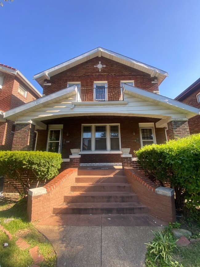 property at 5049 Lindenwood Ave