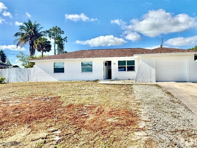 4530 22nd Pl SW in Naples, FL - Building Photo - Building Photo