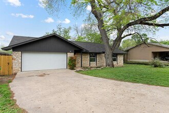 305 Pecan Ln in Round Rock, TX - Building Photo - Building Photo