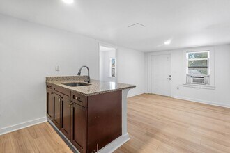 4561 Lake Ave in West Palm Beach, FL - Building Photo - Building Photo