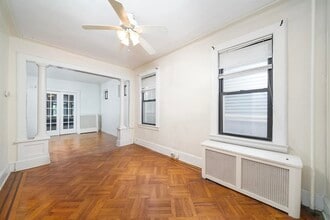 644 West Side Ave in Jersey City, NJ - Building Photo - Building Photo